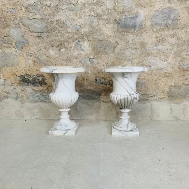 paire de vases Medicis en Marbre blanc de Carrare Italie