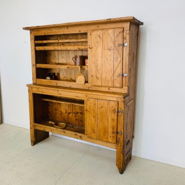 Meuble dressoir Savoyard...